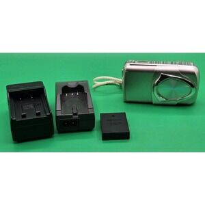 Olympus Stylus 300 Digital Camera 3.2 MP w/ New Battery & Charger Tested & Works